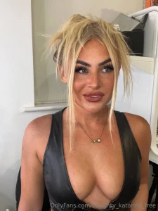 This pamela anderson look alike is wanting to really get to know you