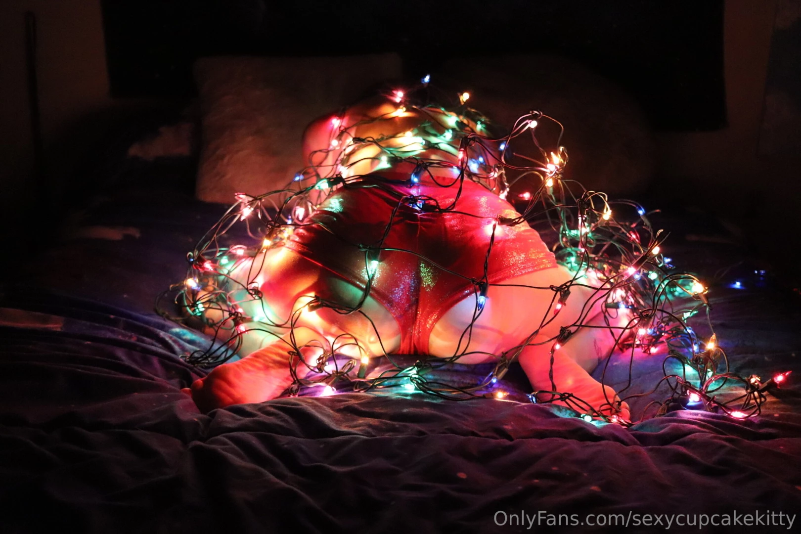 Happy holidays show me some christmas love part 1 