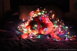 Happy holidays show me some christmas love part 1