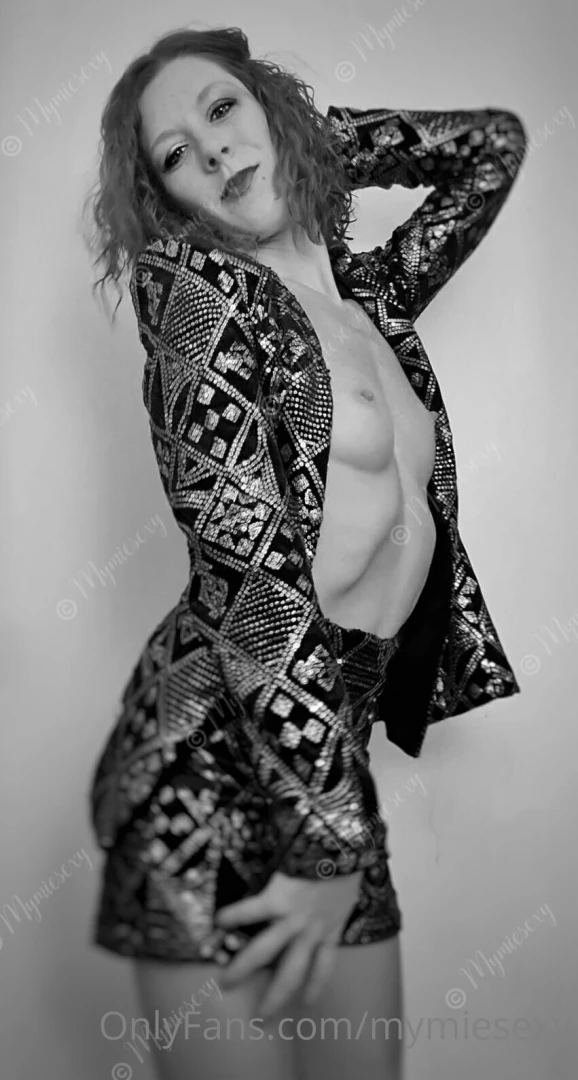 Black and white if you want more photos of this serie tip 5 