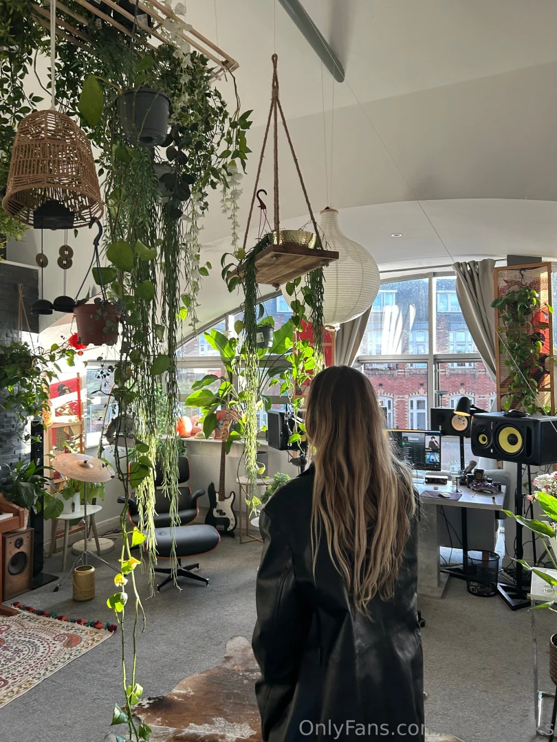 Give me a tour babe part 2 