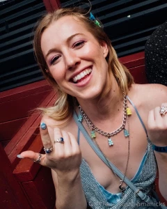 Enjoy your day just like how i enjoy mine