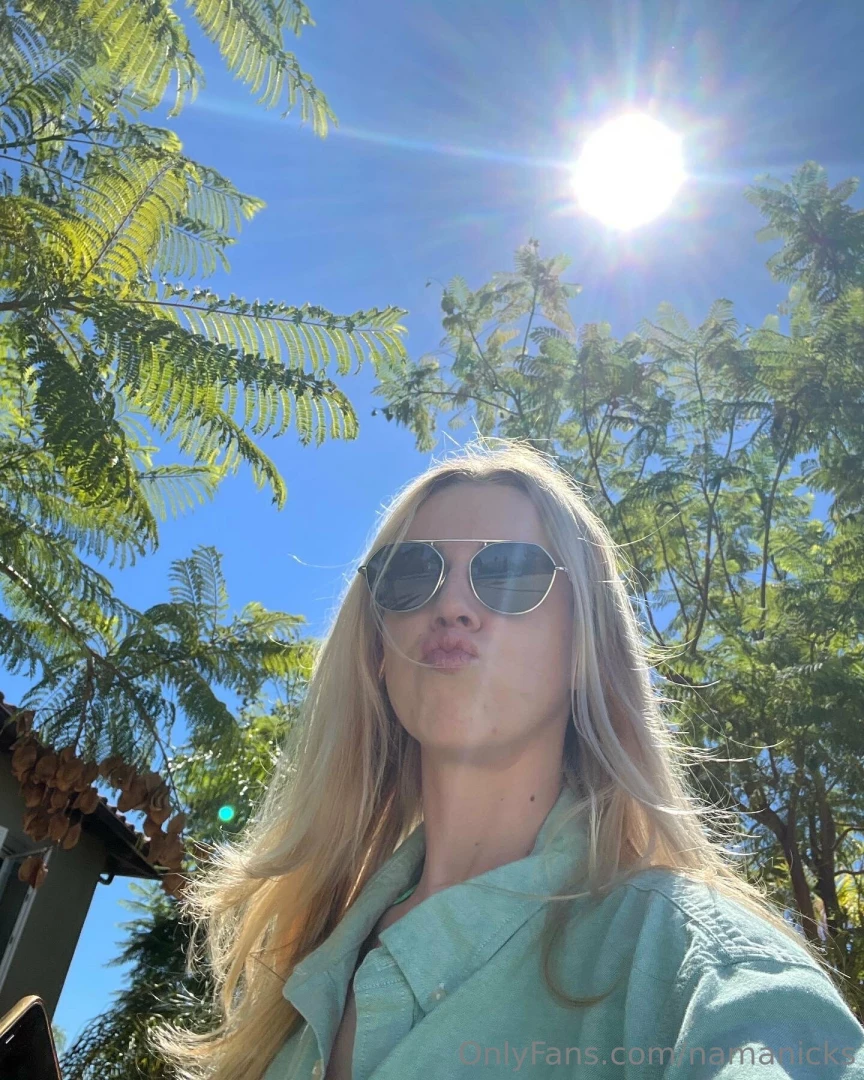 Sunshine good vibes and a splash of summer fun 