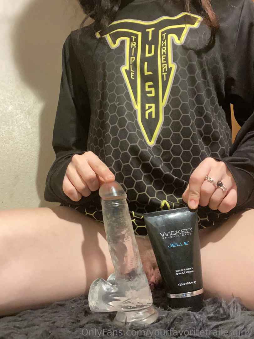 Wanna see my anal video i love putting stuff in my holes for you tip part 1 
