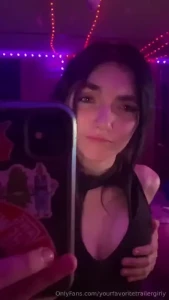 Who wants this video sent to their dms i d love to squirt all over you part 1