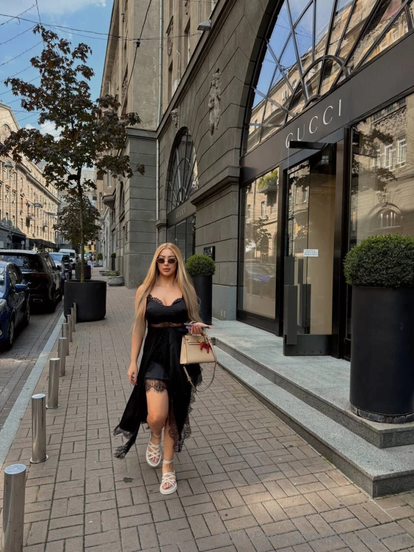 Last night i decided to take a walk along the promenade to get away 