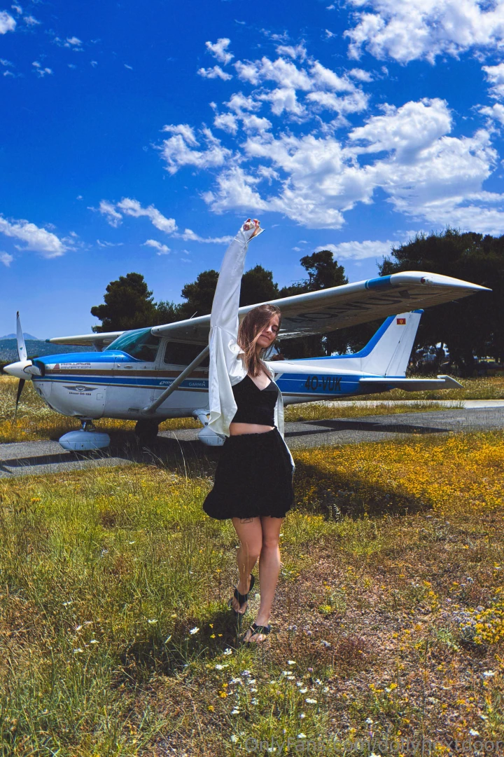 I wanna fly and feeling free 