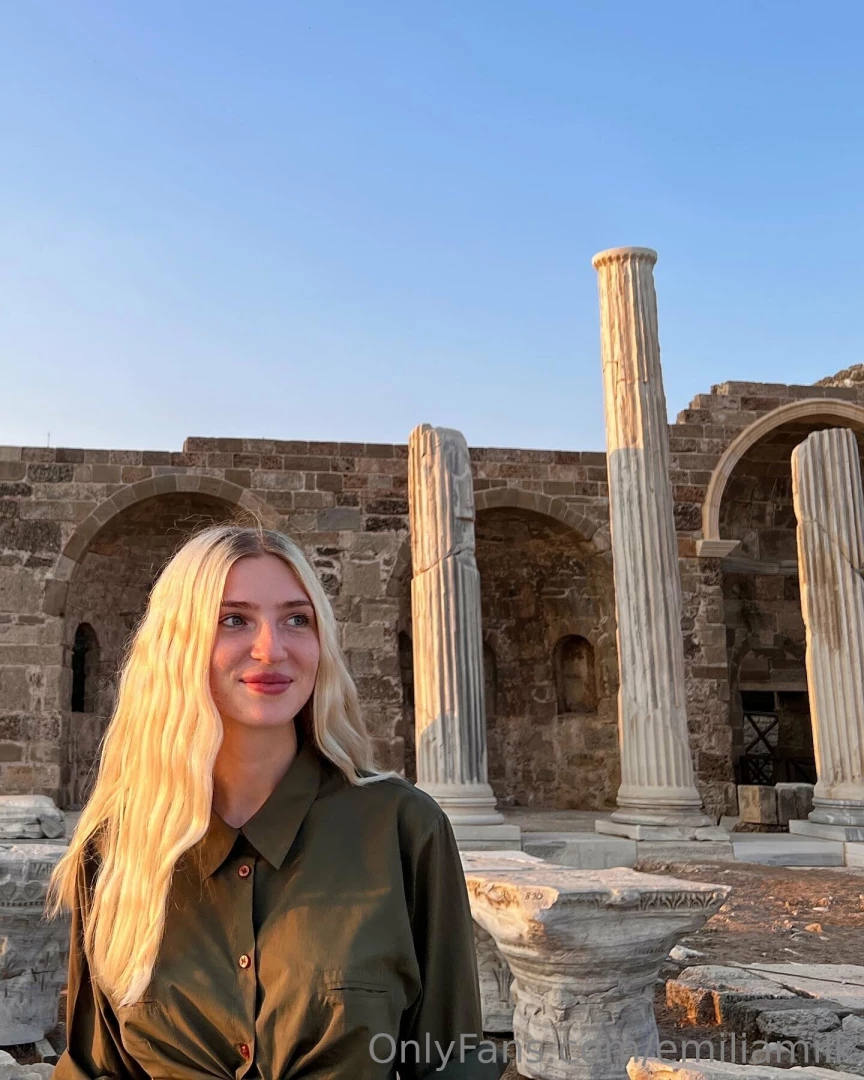 I love traveling fascinating views of nature and architecture occupy a 