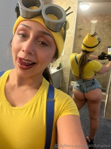 New outfit for content i love my fuckin job