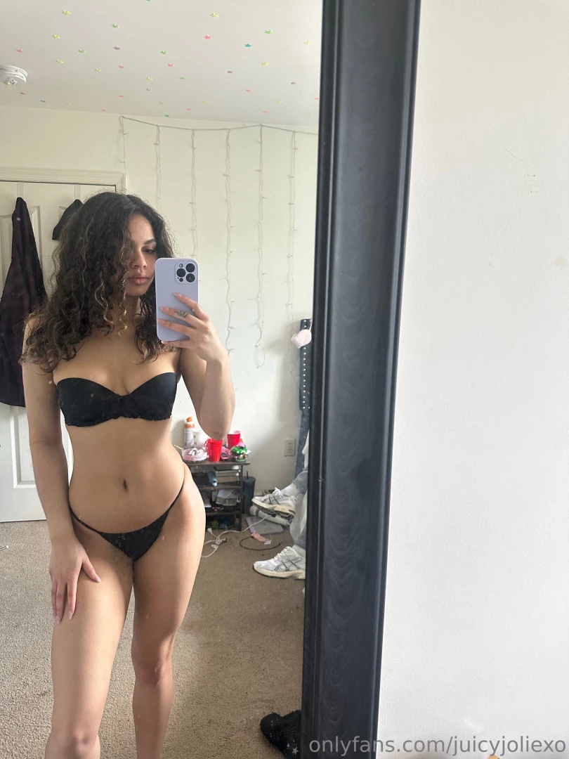 Could you get me to spread my legs 
