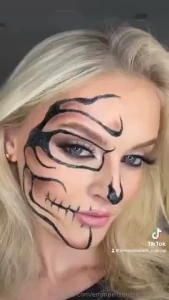 Love this glam for halloween