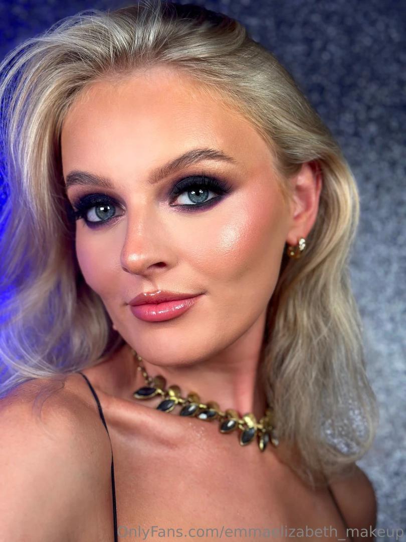 A smokey eye is so perfect for this time of year 