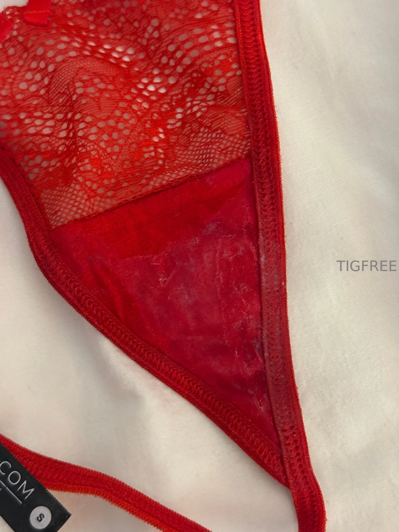 Stuffed-in cummed-in panties 