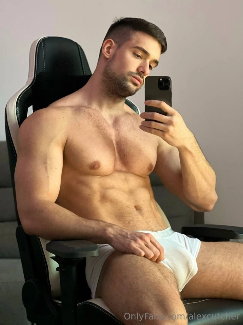 Lovely face and body like a superhero niccoloneri his onlyfans is now part 24 