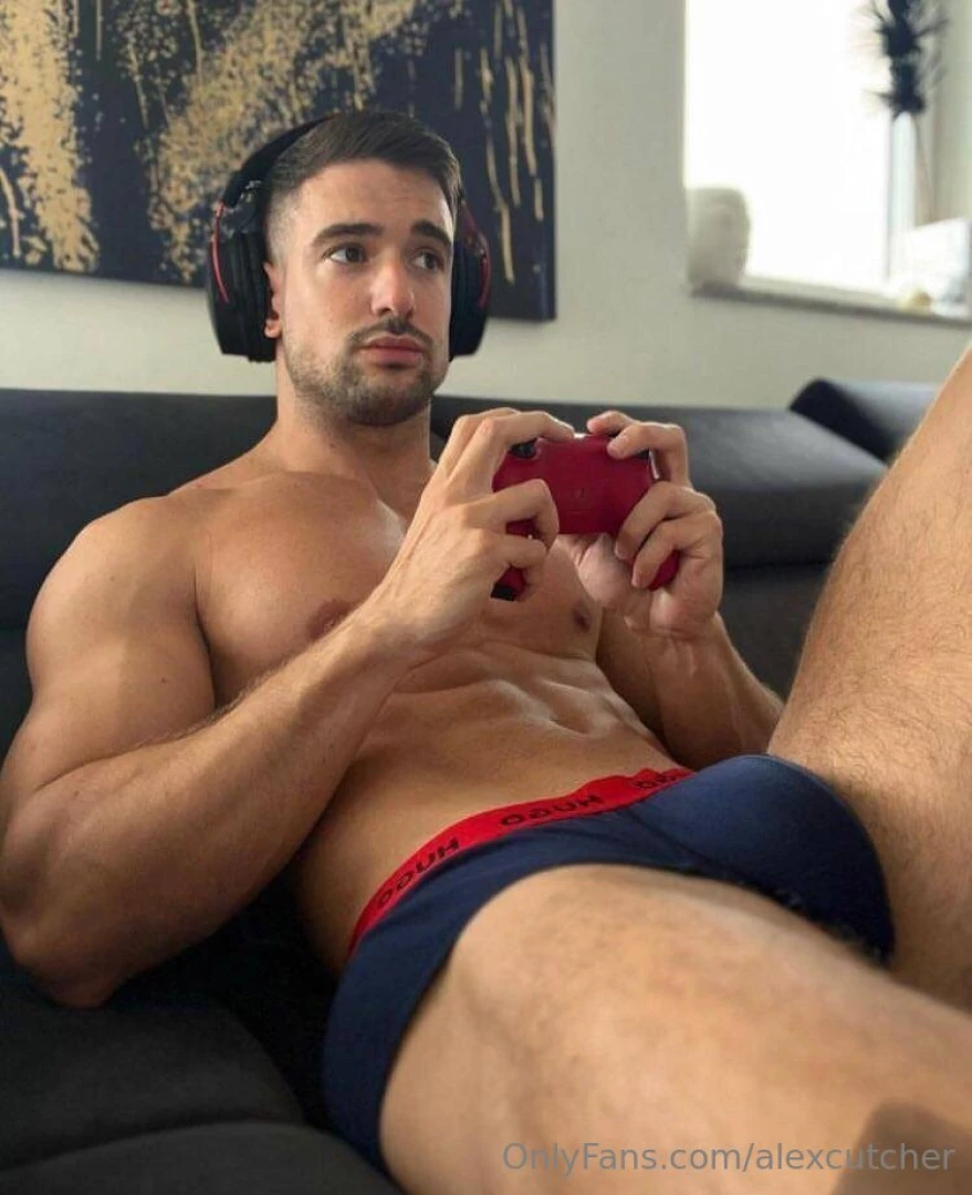 Lovely face and body like a superhero niccoloneri his onlyfans is now part 38 