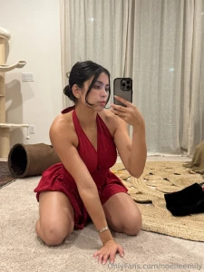Only sexy selfies over here