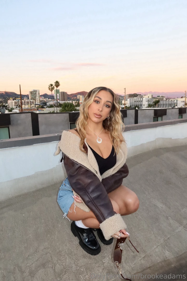 Serving looks stealing hearts 