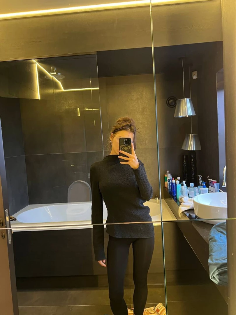 The girl who likes black part 1 