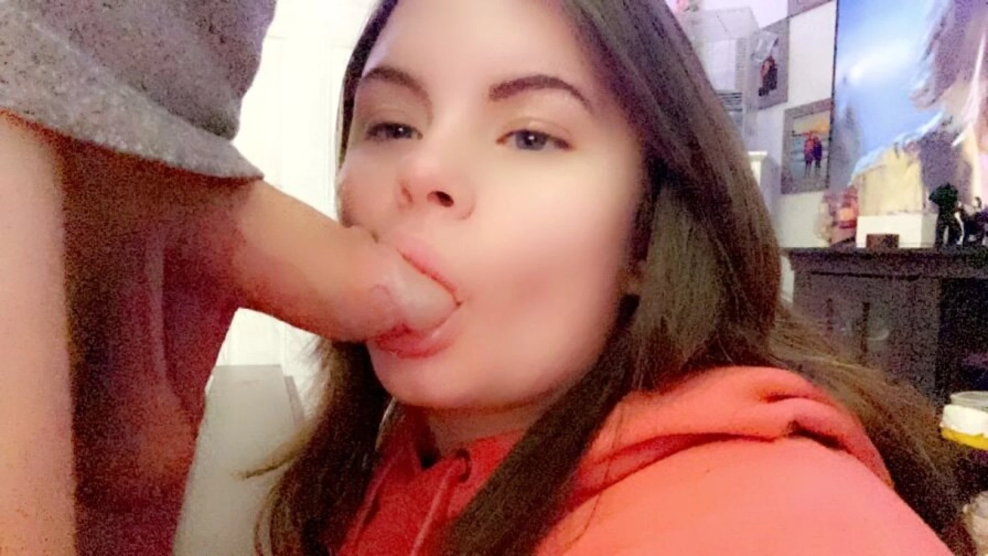 What can i sayyy i love sucking cock 