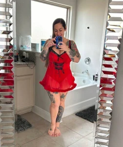 Inkedmamii_free is a hot milf with curves in all the right places part 2