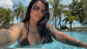 Sun s out buns out just kidding but i do hope you re having an amazing