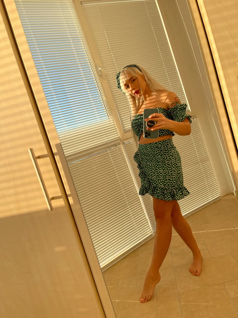 Holidays may end but my desires don t which means the feed keeps 