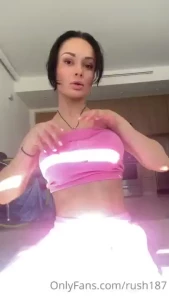 Watching how long ass video uploading to my laptop so i ll gonna send