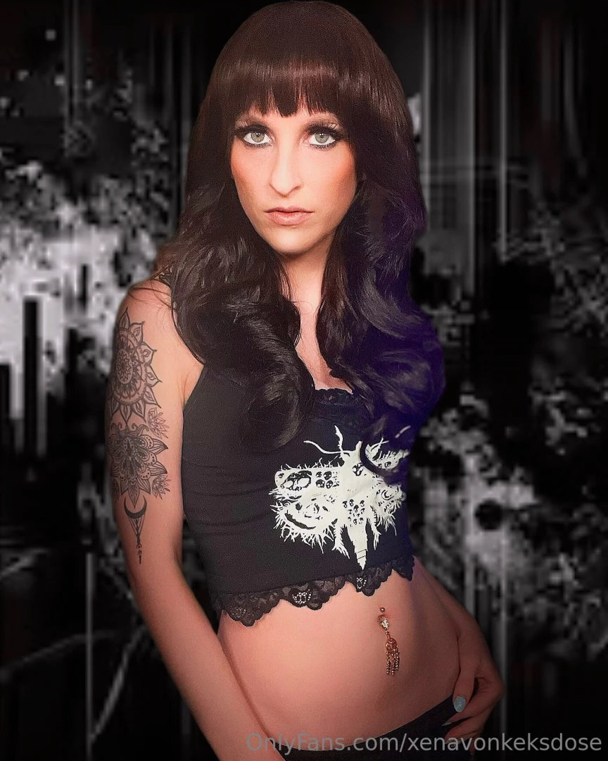 Mom says i shouldn t go out dressed like this but she s not here 