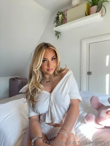 Feelin myself but could use some company slide into my dms if you re