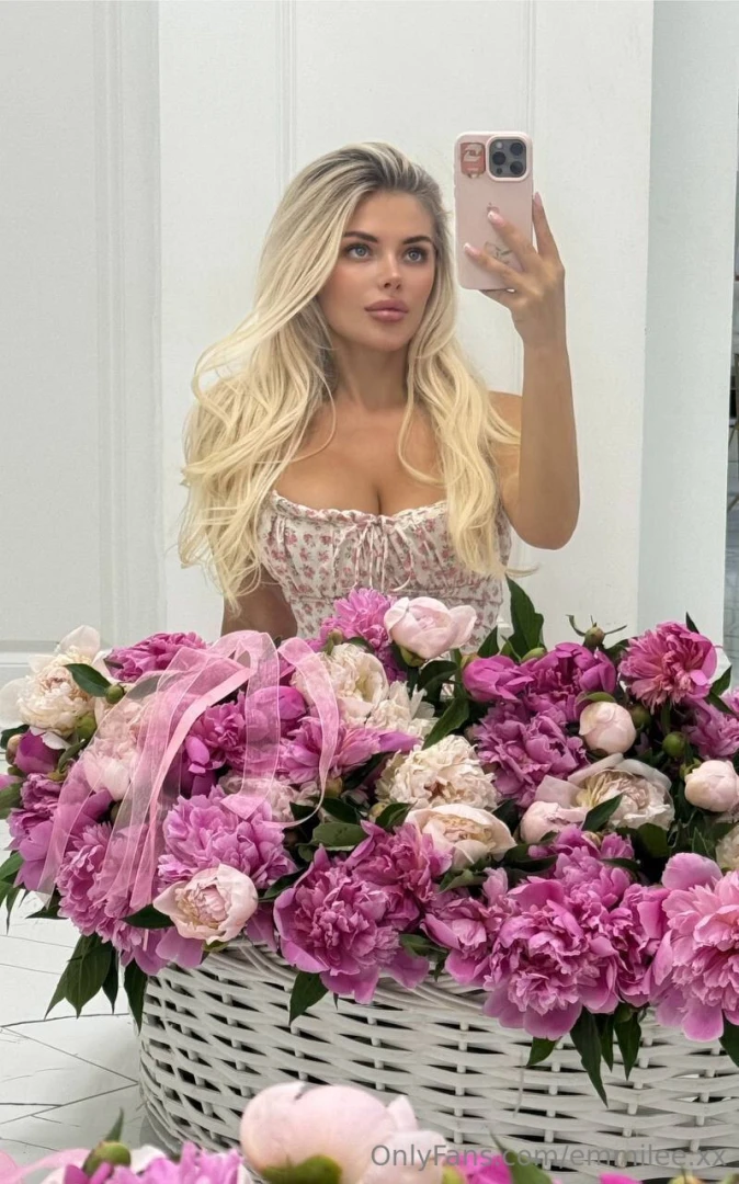 Elegance is when the inside is as beautiful as the outside coco chanel 