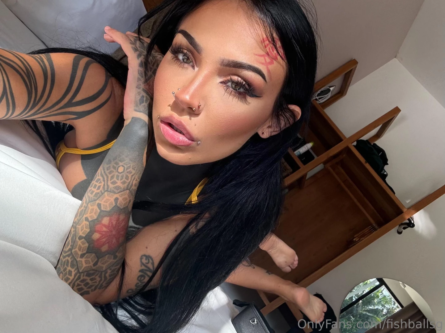 So many things to do but i choose to be in bed do you feel the same 