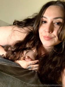 Guess what i m not wearing under these sheets drop a tip if you want