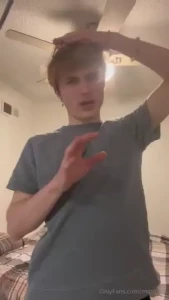 Heyyy you guys happy fridayyyy it is unboxing timee check it outttt to