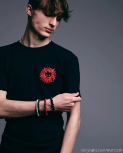 I love the new pics i hope all of you enjoy themmm too