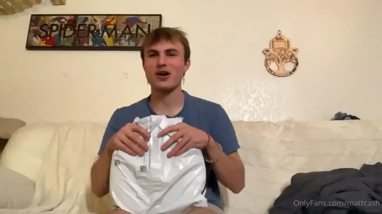 Here is an unboxing for you guys to end the legendary week it has been 