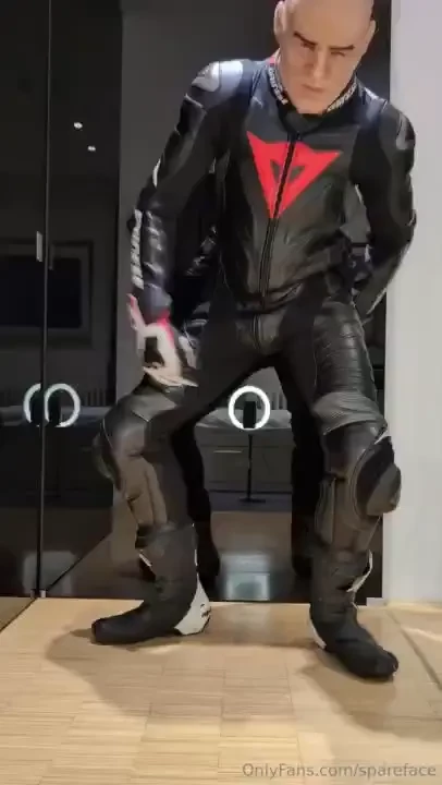 Got too horny after putting all these layers on this gear with this 