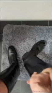 Woke up horny for some boots action have put on my riding boots and