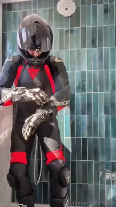 God finally got my hands on a super fucking nice dainese suit and 