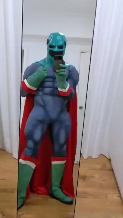 Filling up this big body makes me so horny i can t control it anymore 