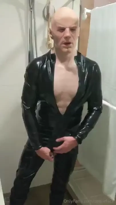 This was the sweatiest i have ever been in my life silicon and latex 