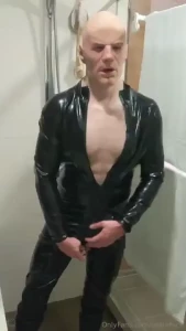 This was the sweatiest i have ever been in my life silicon and latex