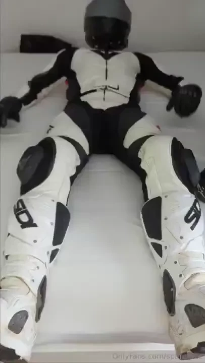 Having fun in my leathers and well used mx boots i decided to jerk off 