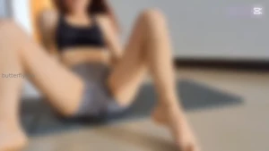 25 play w my big pussy lips and squirt