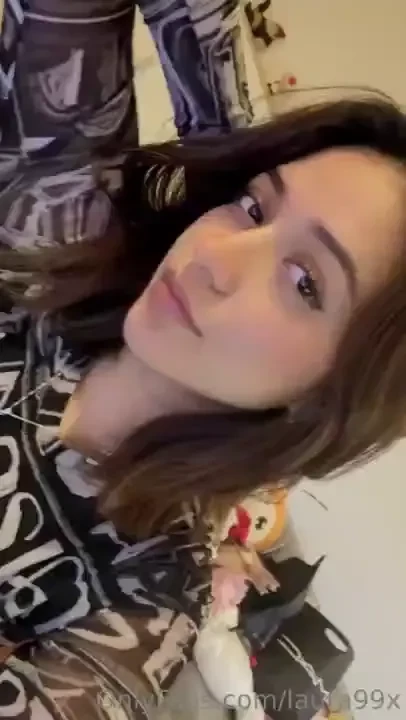 I am online do you want to guess what i am wearing 