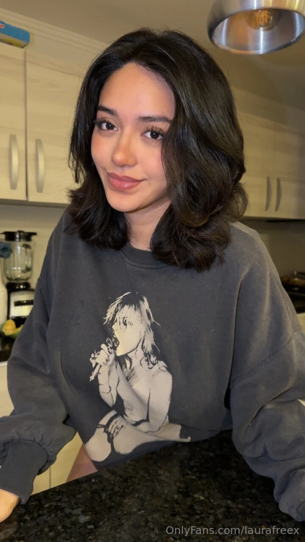 Be my midnight snack here lauravipx 