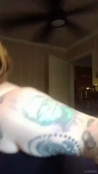 I m so fat i can t stand up to cook n this chair ain t cutting it lol 