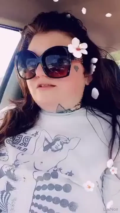 Buying food while daydreaming about other food 