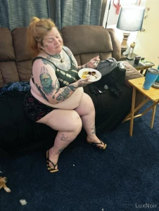 Some stills from yesterday big stuffing clips coming up part 6