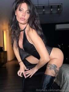 Vid o topless et cuir latex striptease