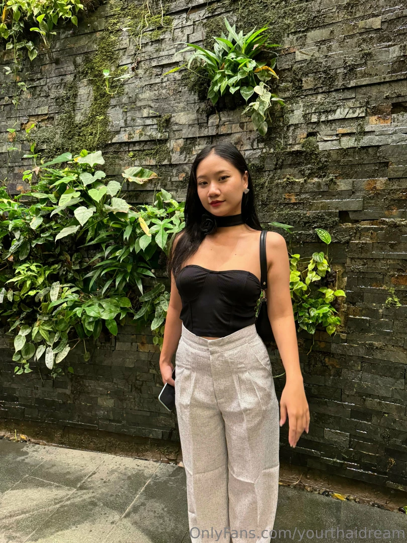 Feeling beautiful in this outfit do you agree 